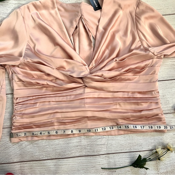 EXPRESS Twist Front Tie Back Top - Picture 14 of 16